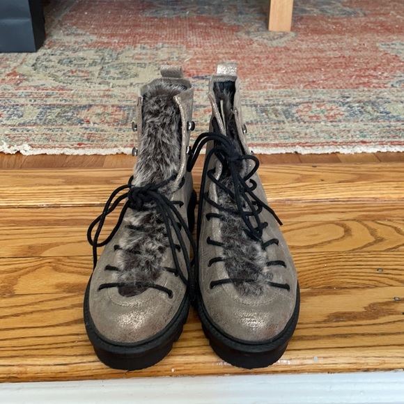 Seychelles leather and faux fur gold winter boots. - Picture 1 of 5